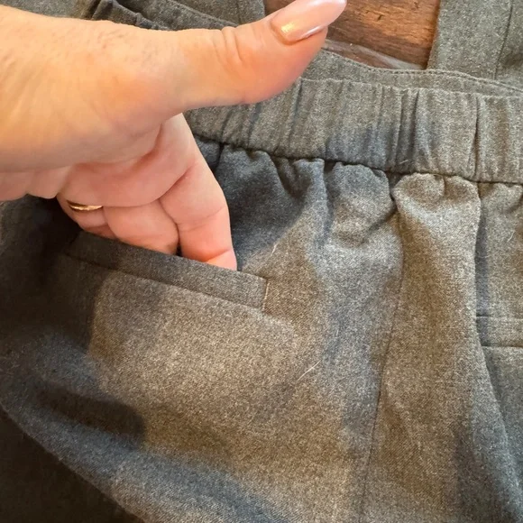 Women’s Banana Republic Hayden Tapered Pant in Heathered Charcoal- Size 2 - Picture 8 of 15